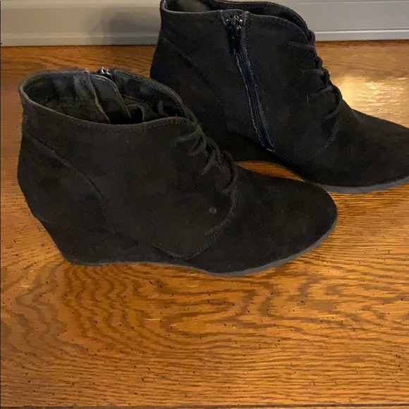 Black wedge booties - Picture 2 of 5